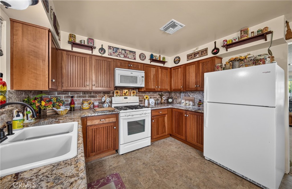 34249 Avenue H Property Photo 17
