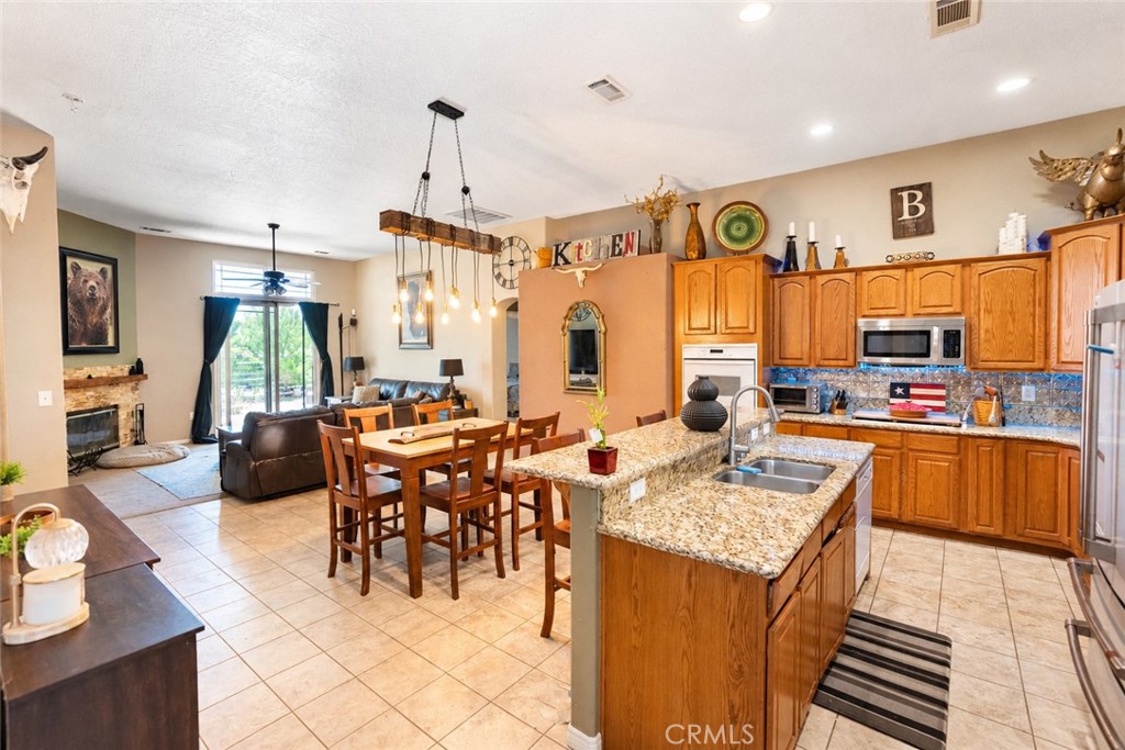 7141 Redwood Street Property Photo 4
