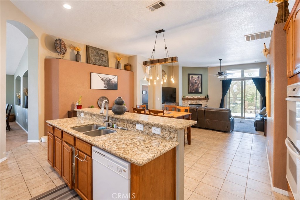 7141 Redwood Street Property Photo 5