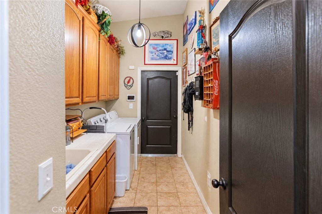 7141 Redwood Street Property Photo 8