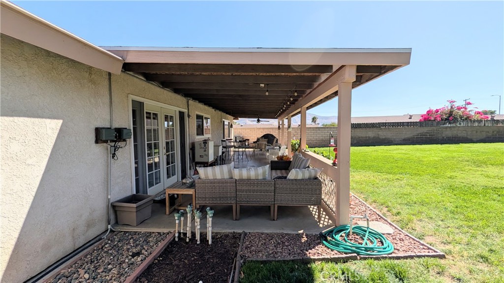 865 Via Panorama Property Photo 32