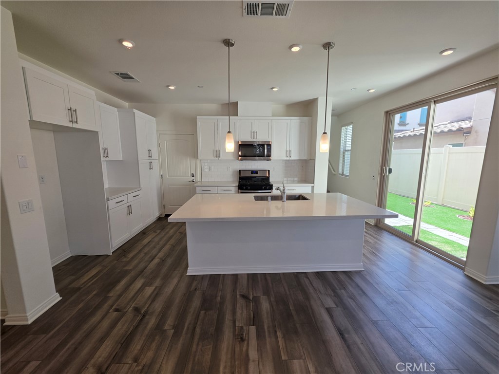 1956 S Hartford Place Property Photo 6