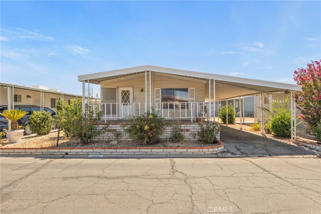 2205 W Acacia Ave 125 Property Photo 3