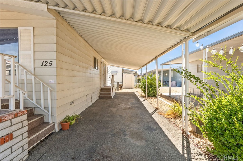 2205 W Acacia Ave 125 Property Photo 4