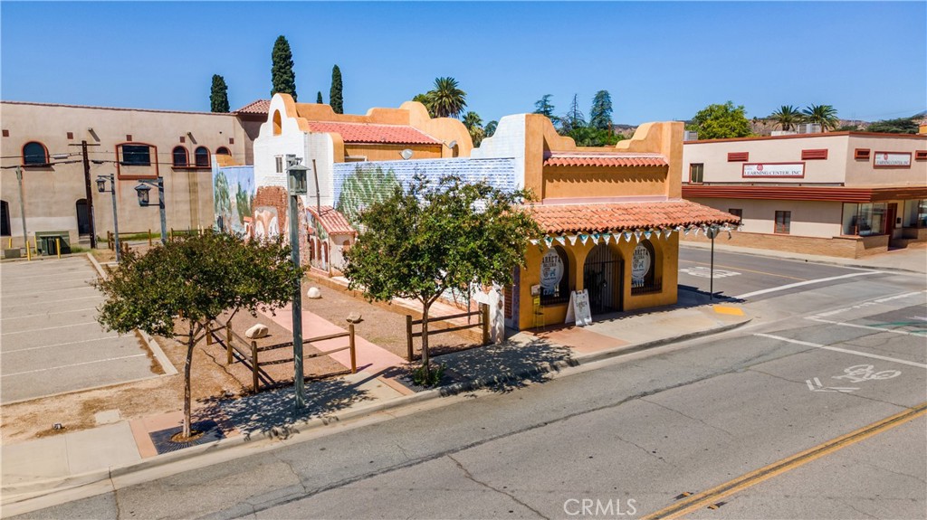 89 N San Gorgonio Avenue Property Photo 15