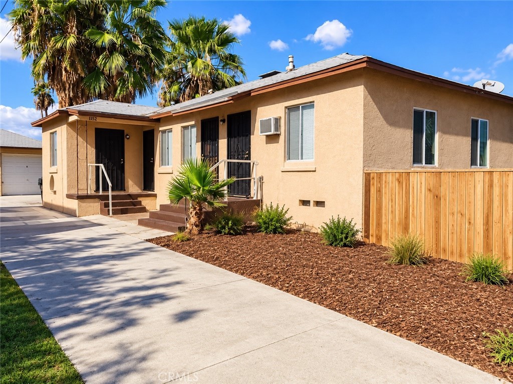 1152 N Acacia Ave Property Photo 1