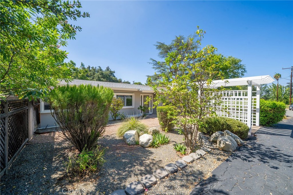 516 Marilyn Property Photo 2