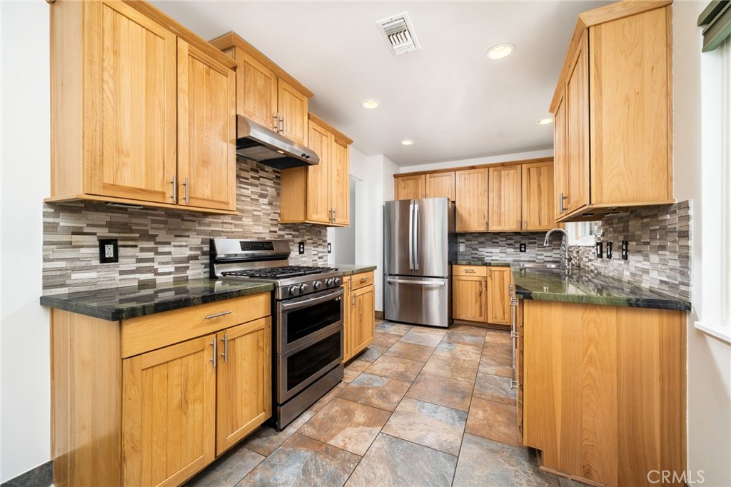516 Marilyn Property Photo 11