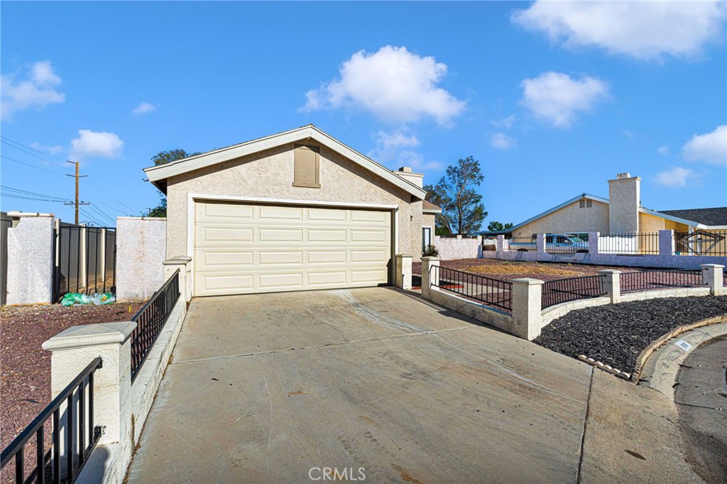 9189 Applewood Property Photo 2