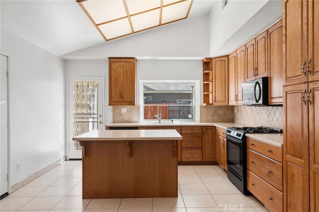 11810 Avalon Property Photo 14