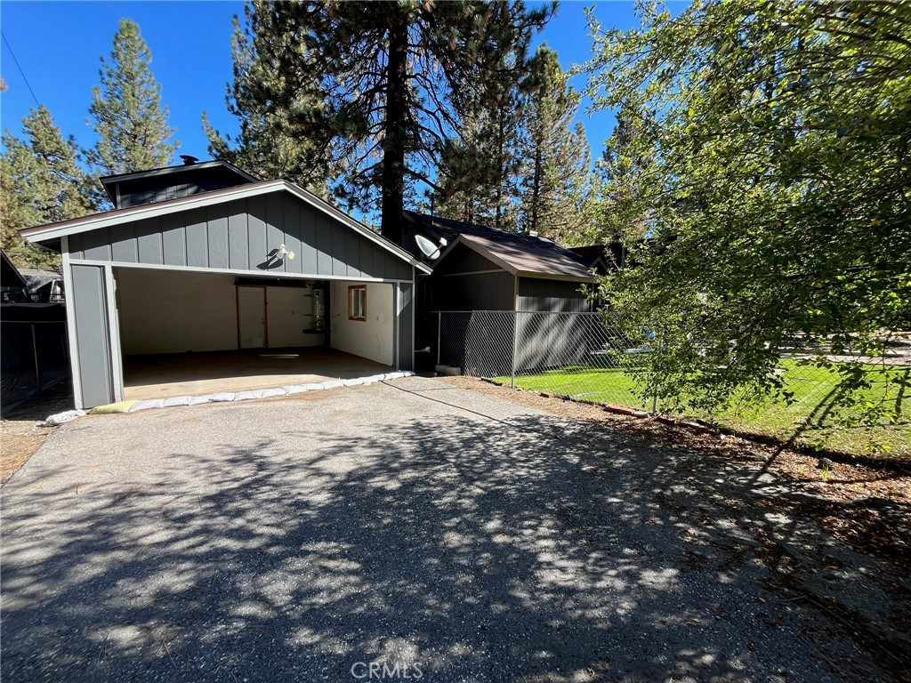314 W Aeroplane Property Photo 2