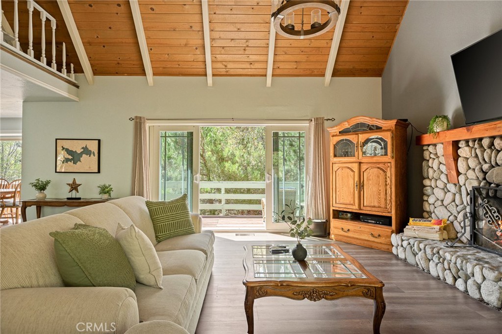 28165 Grenoble Property Photo 2