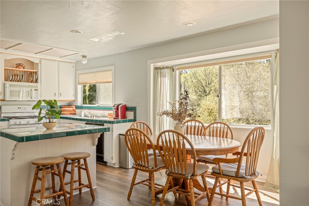 28165 Grenoble Property Photo 10