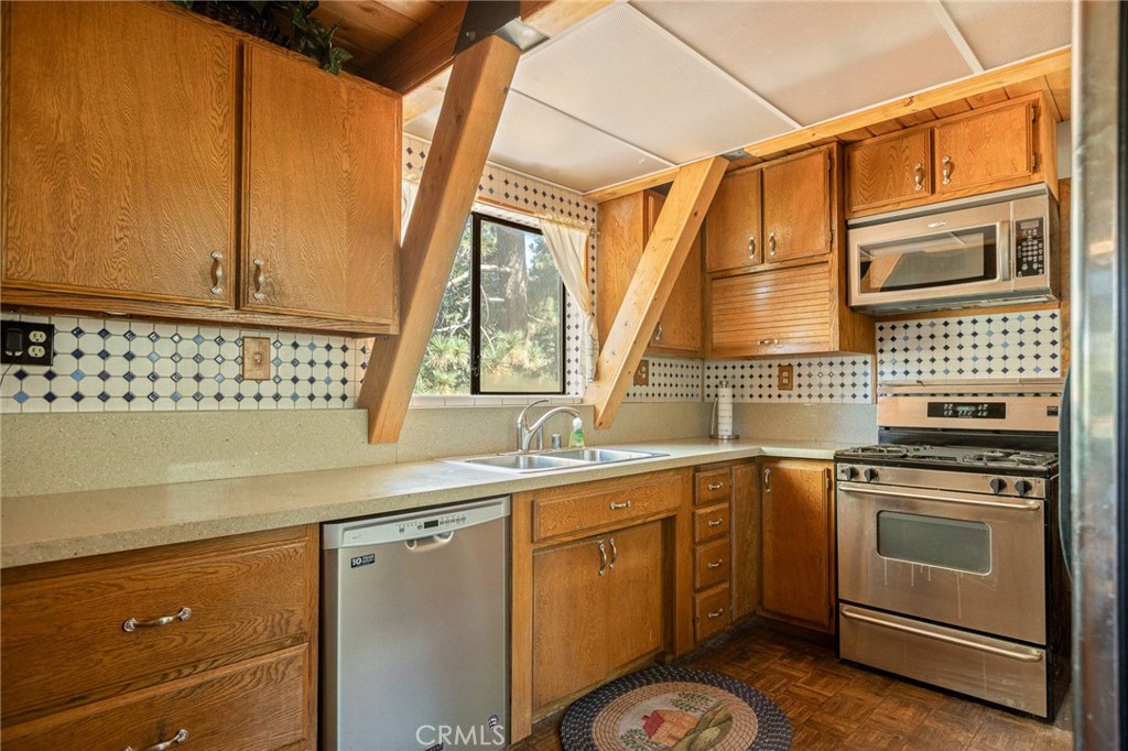 2396 Ridge Property Photo 5