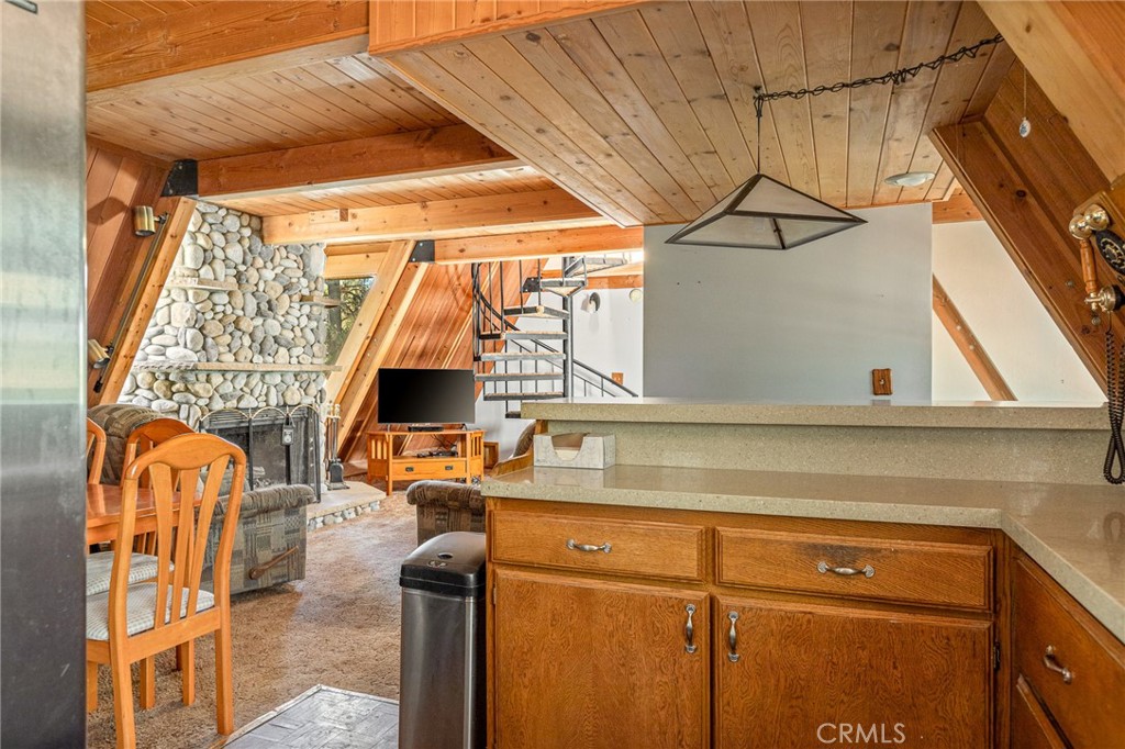 2396 Ridge Property Photo 6