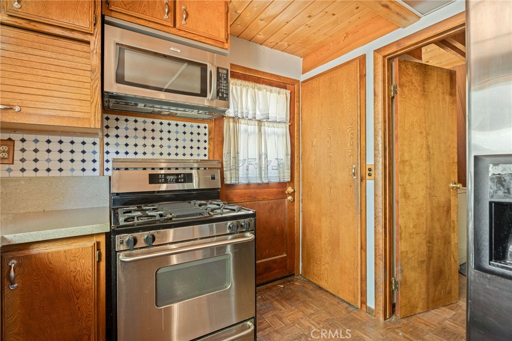 2396 Ridge Property Photo 7