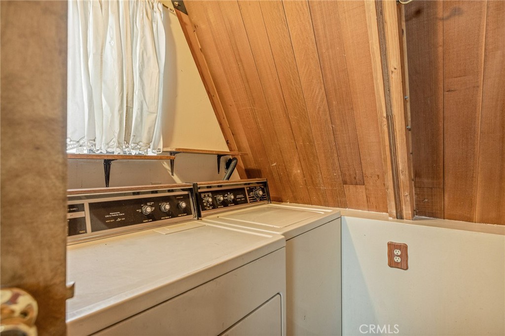 2396 Ridge Property Photo 8