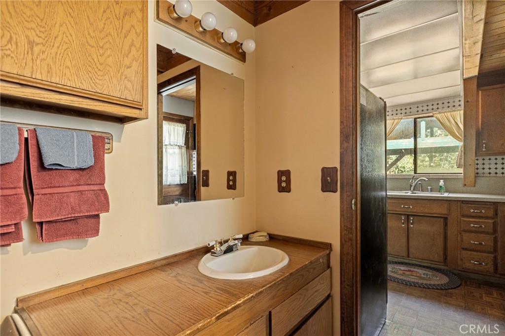 2396 Ridge Property Photo 9