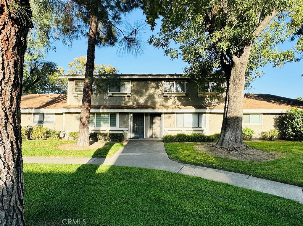 2061 W Redlands Boulevard 20b Property Photo 1