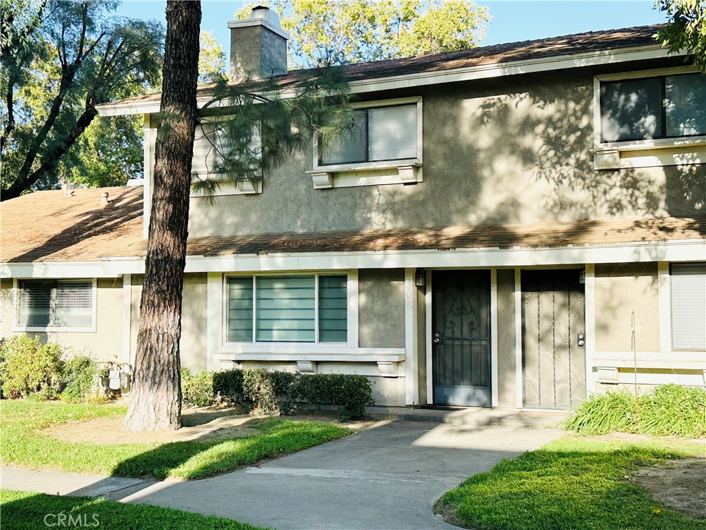 2061 W Redlands Boulevard 20b Property Photo 2