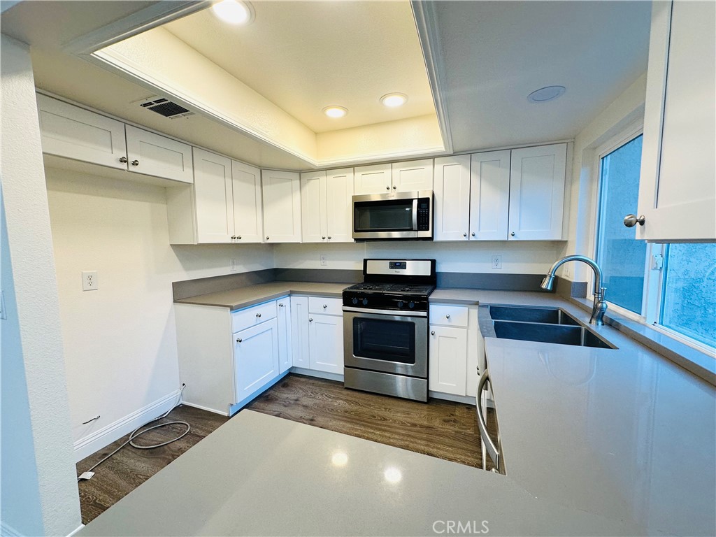 2061 W Redlands Boulevard 20b Property Photo 9