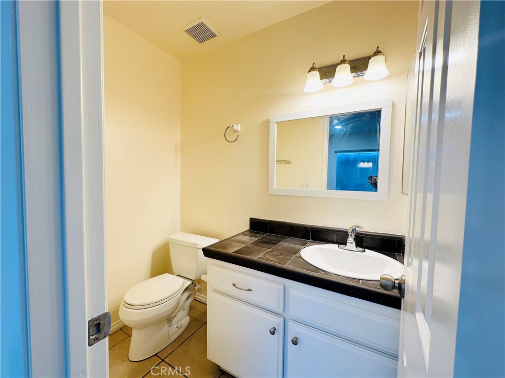 2061 W Redlands Boulevard 20b Property Photo 13