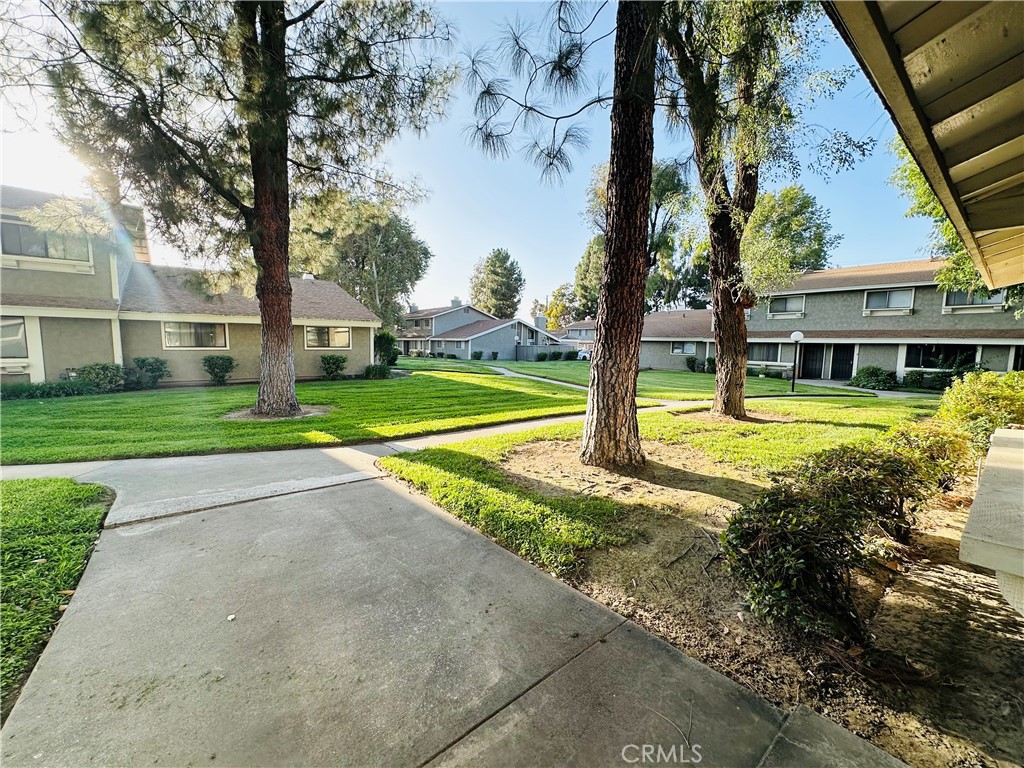 2061 W Redlands Boulevard 20b Property Photo 28