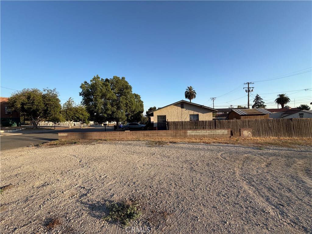 6914 Center Property Photo 7