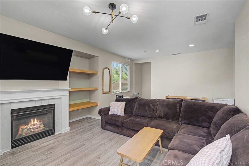 3271 Laval Property Photo 3