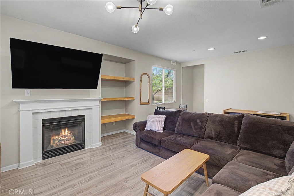 3271 Laval Property Photo 4