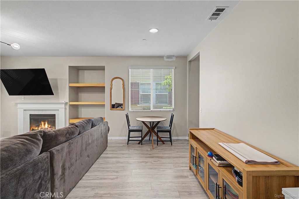 3271 Laval Property Photo 6