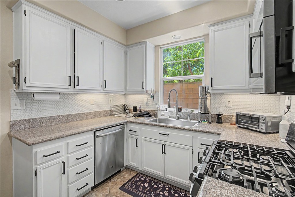 3271 Laval Property Photo 14