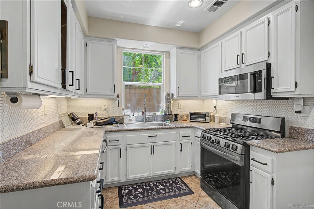 3271 Laval Property Photo 15