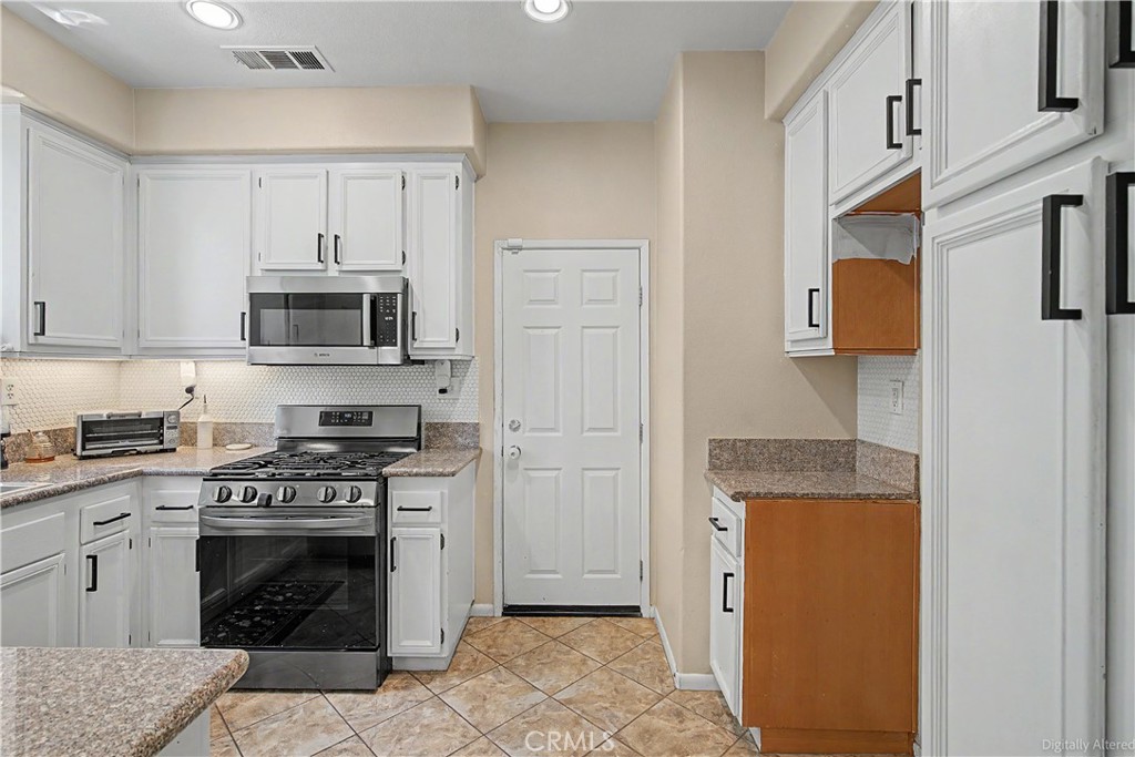 3271 Laval Property Photo 17
