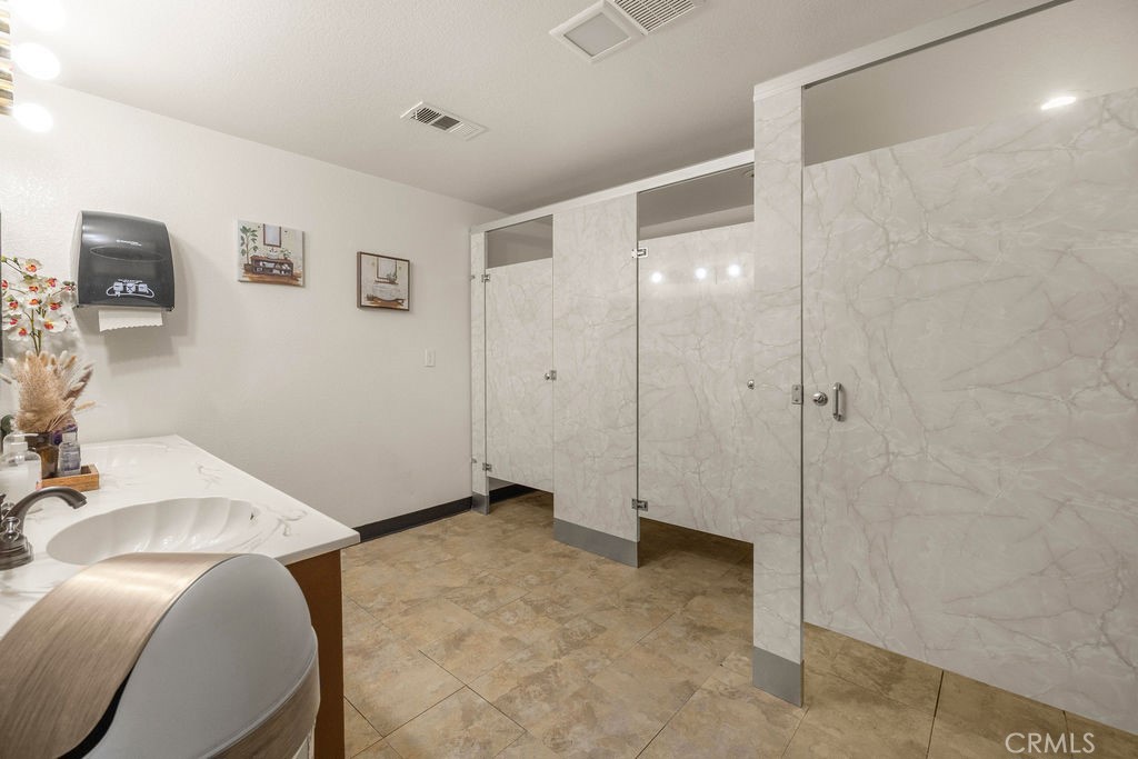 820 Larch St Property Photo 15