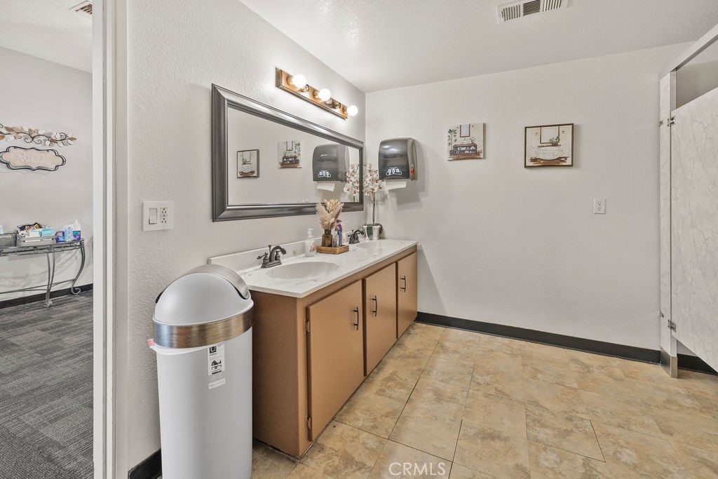 820 Larch St Property Photo 16