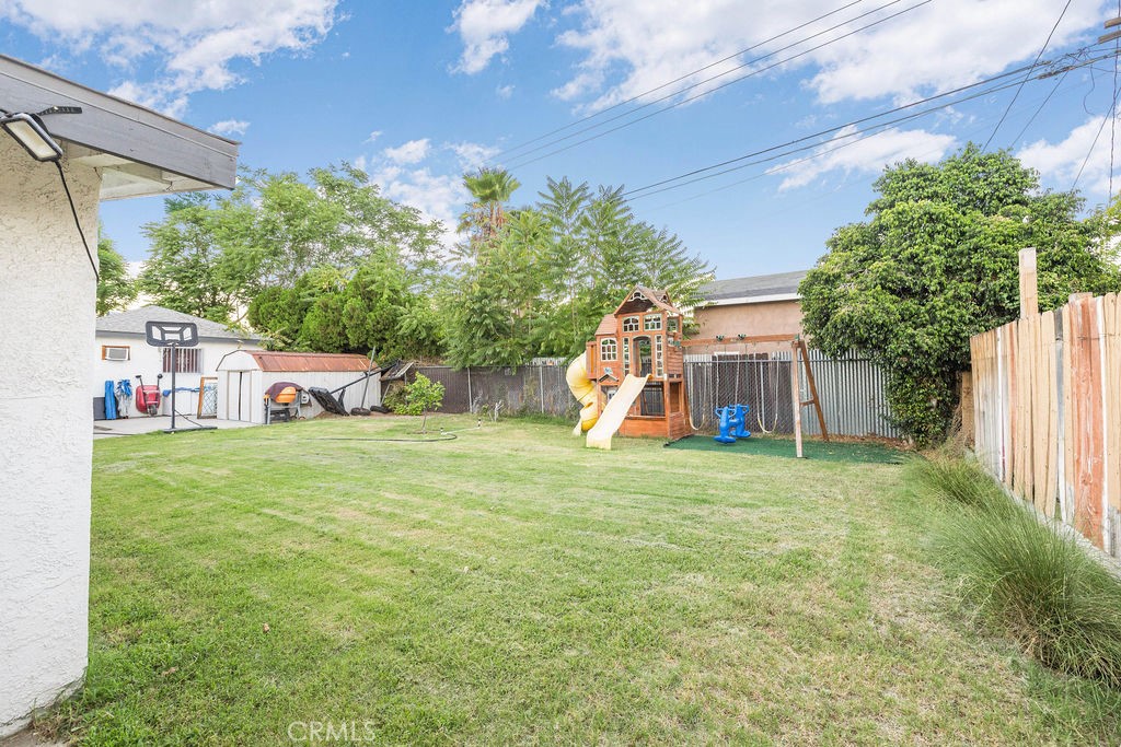 820 Larch St Property Photo 39