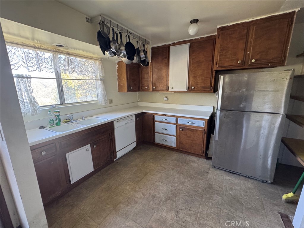 327 E Zermatt Drive Property Photo 9
