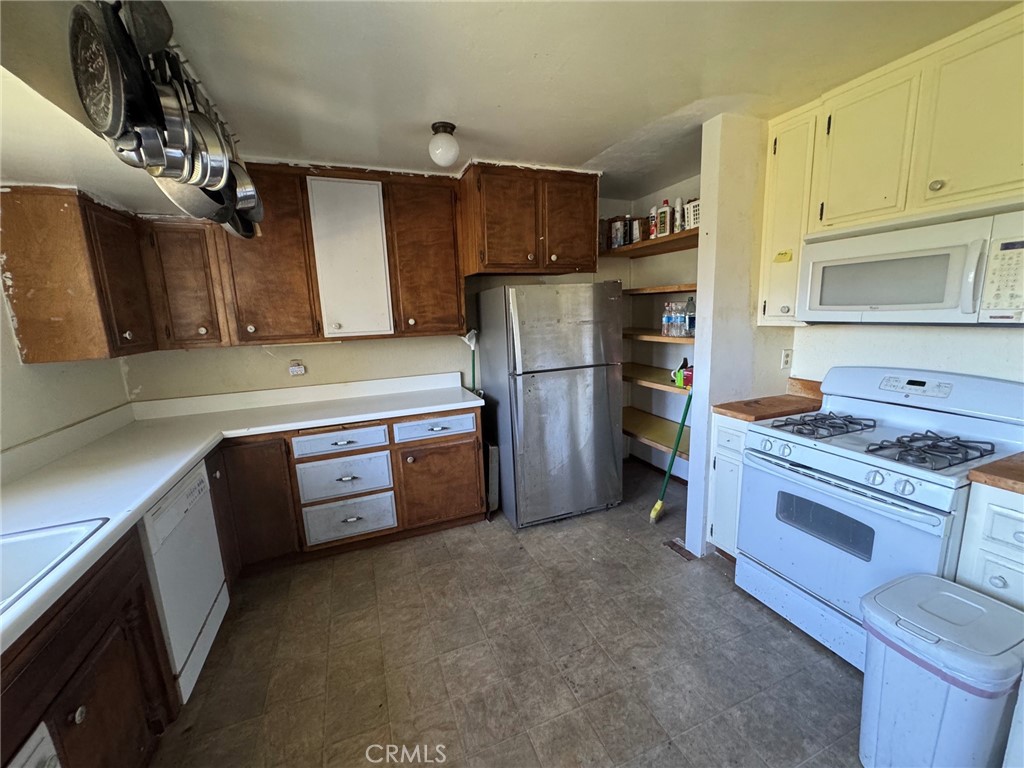 327 E Zermatt Drive Property Photo 10