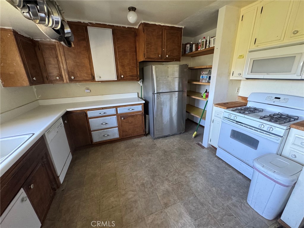 327 E Zermatt Drive Property Photo 11
