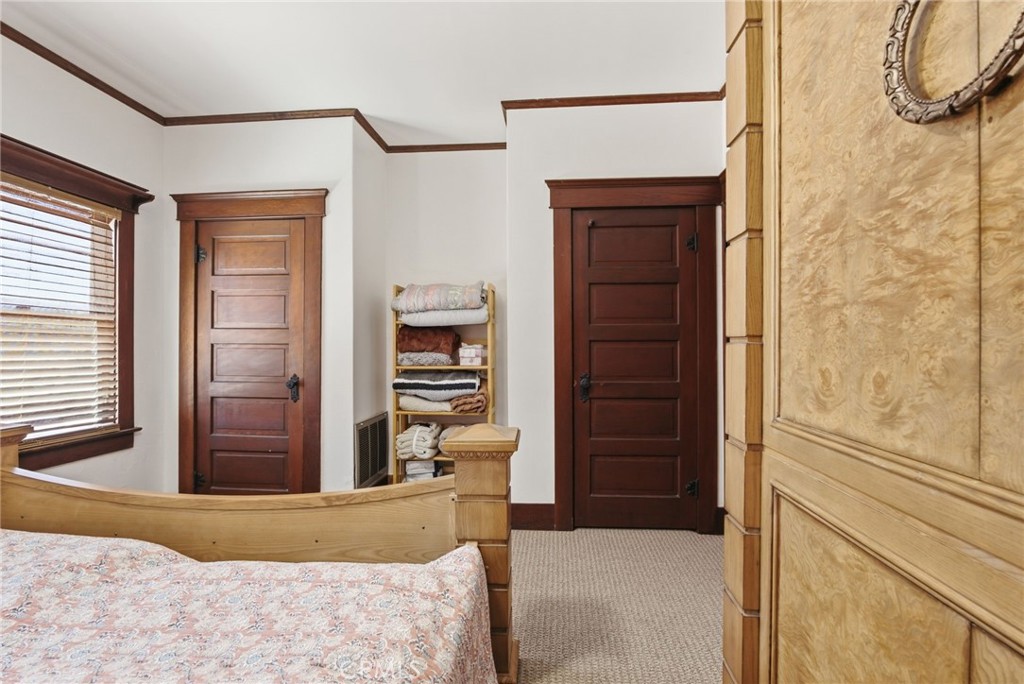 228 S Spring Property Photo 17