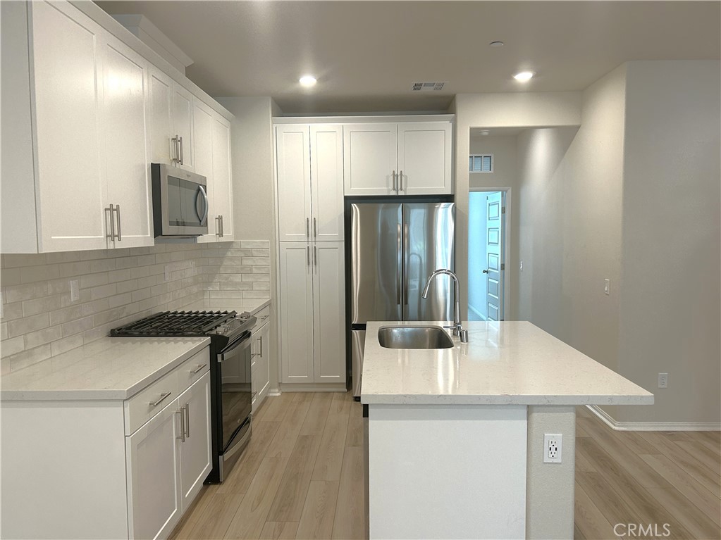 1696 Cayton Loop Property Photo 3