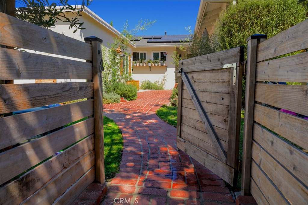 5521 Hunter Street Property Photo 2