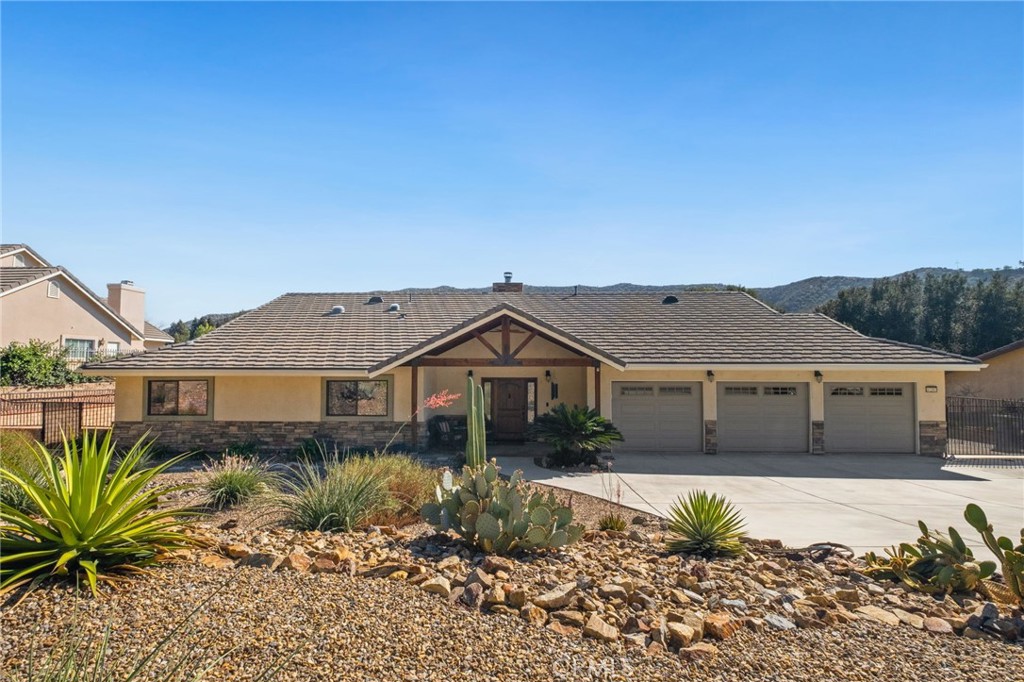 37297 Ironwood Drive Property Photo 1