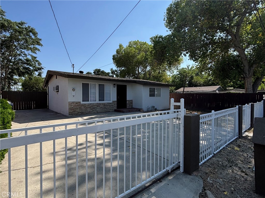 885 San Jacinto Property Photo 1