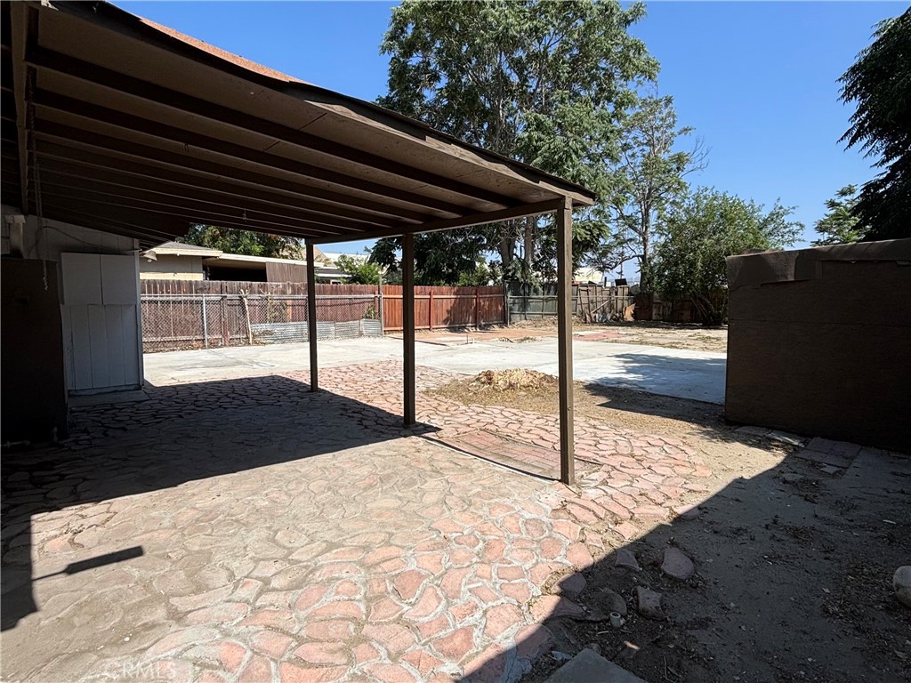 885 San Jacinto Property Photo 27