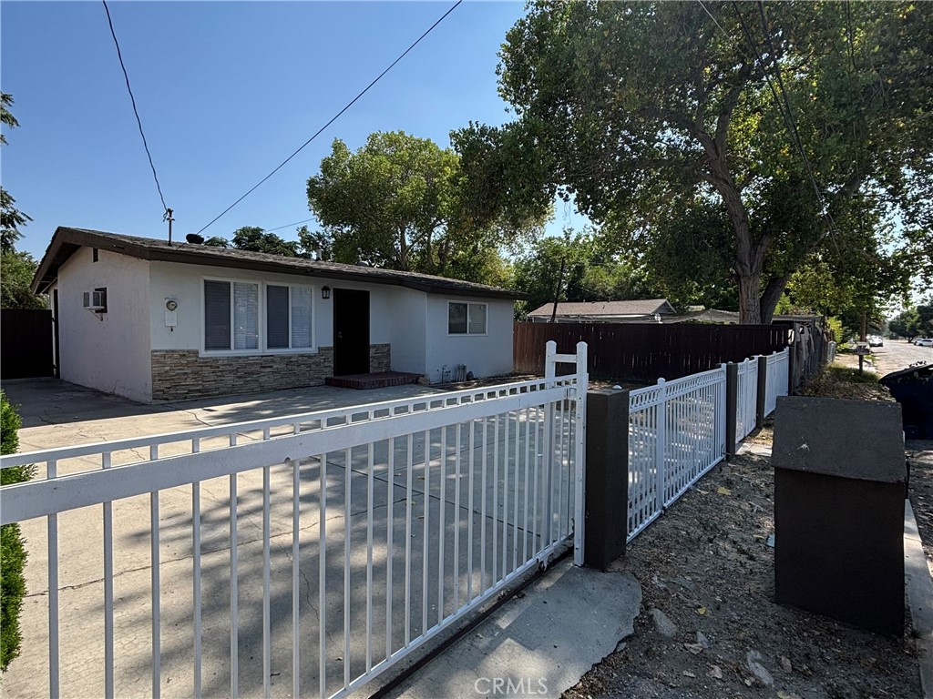 885 San Jacinto Property Photo 28