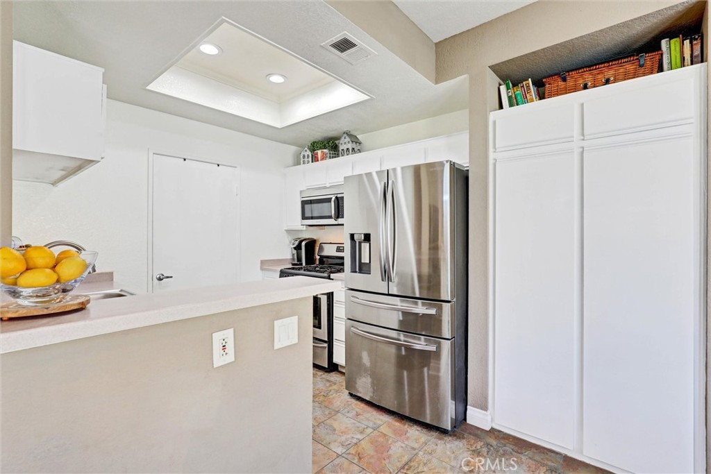 33 Leonado Property Photo 7
