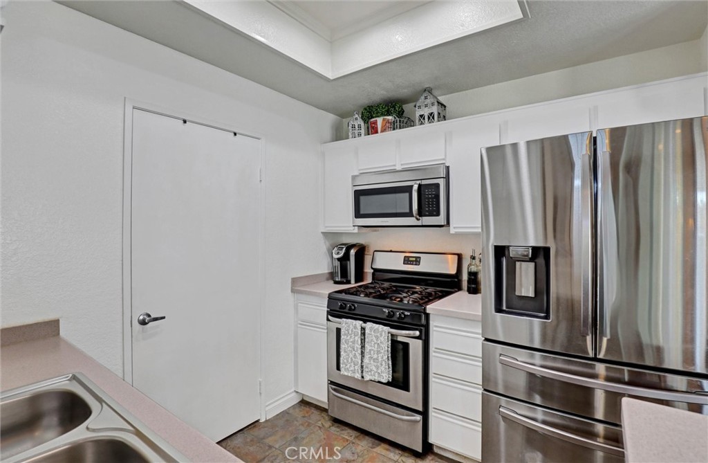 33 Leonado Property Photo 9