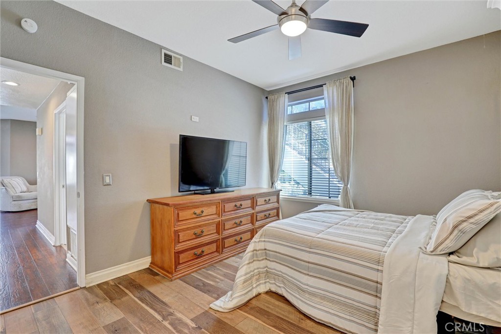 33 Leonado Property Photo 15